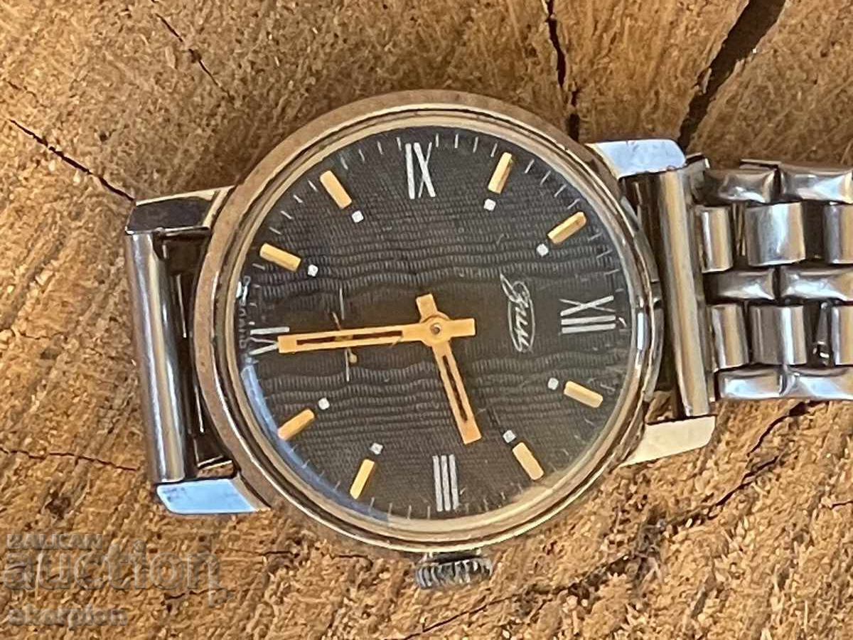 Παλιό μηχανικό ρολόι με τιμή 80.00 BGN | € 40.90