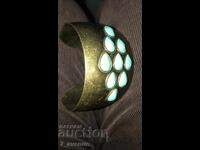 Grivnă cu pietre albastre