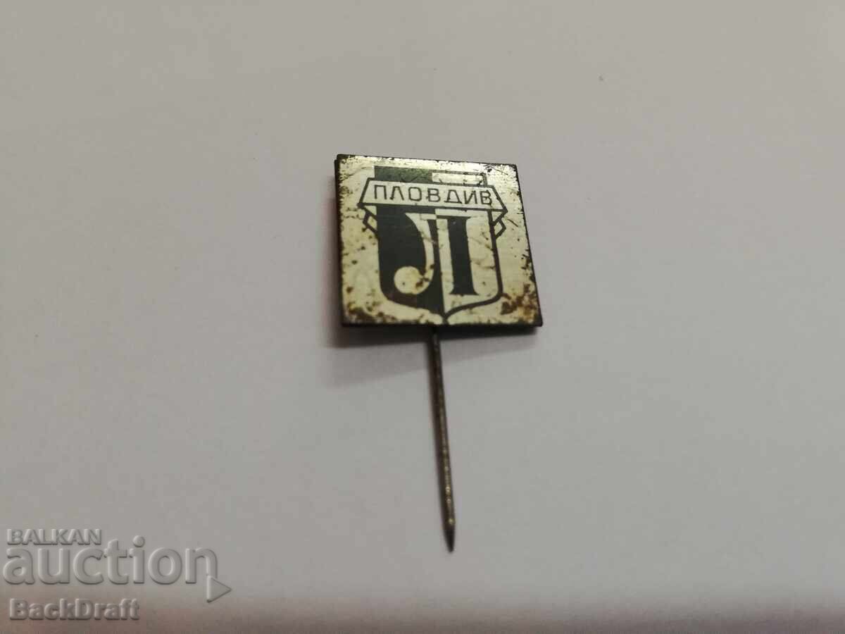 Delivery of 2 Old Football Badges, FC Lokomotiv Plovdiv Badge, Enamel