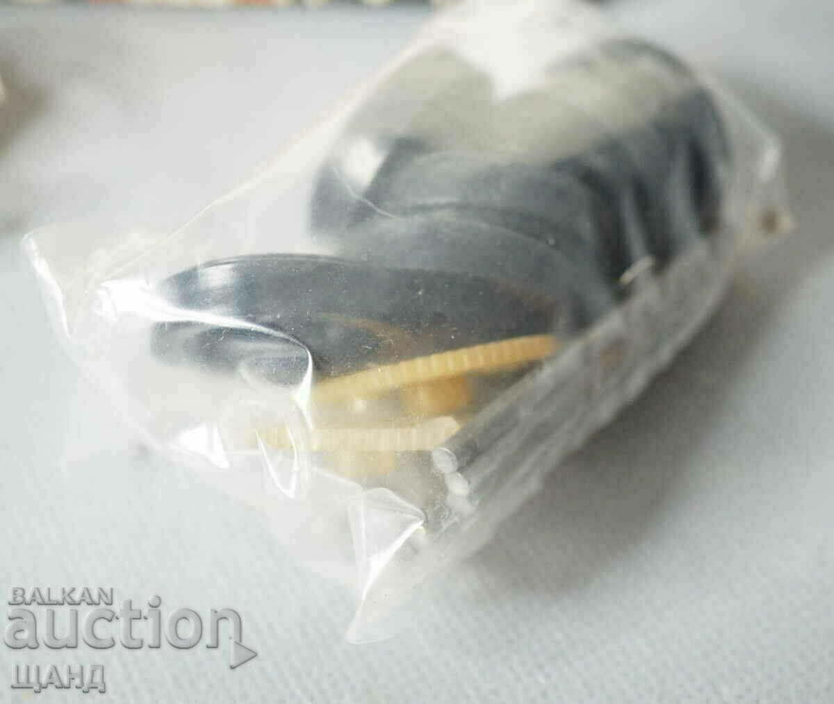 Licitație Motor electric rusesc Norma și angrenaje pentru mașină de jucărie Licitație Motor electric rusesc Norma și angrenaje pentru mașină de jucărie