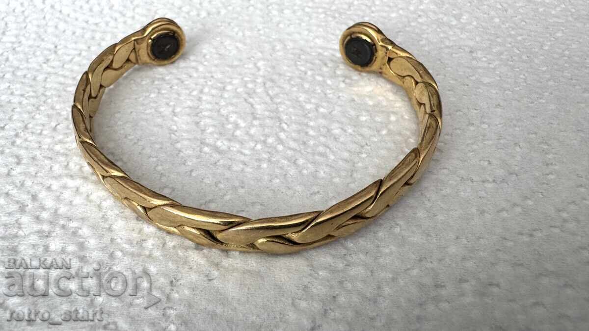 Magnetic Hryvnia with price 15.00 BGN | € 7.67 Magnetic Hryvnia with price 15.00 BGN | € 7.67