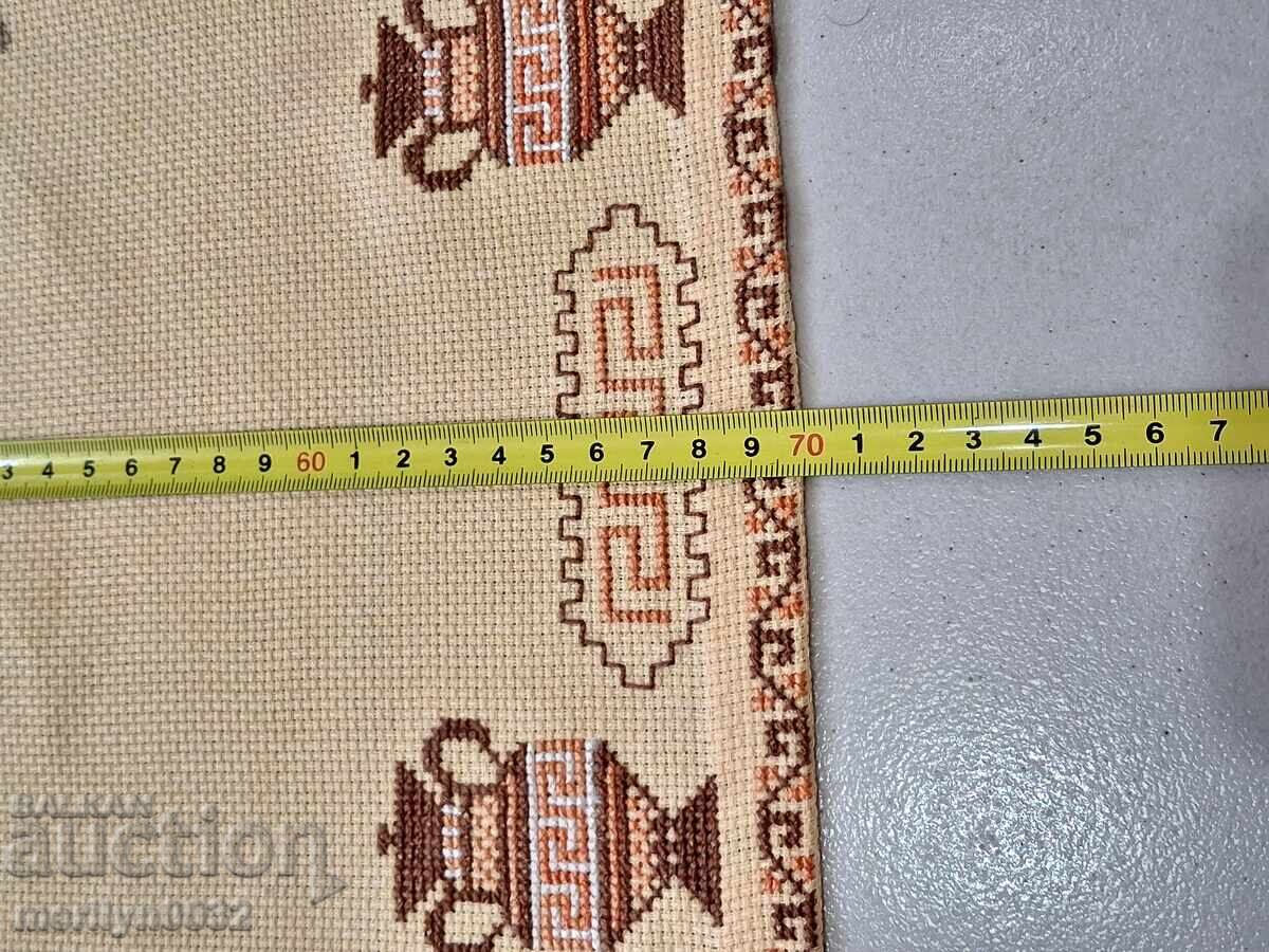 Delivery of Old plaid with embroidery tablecloth