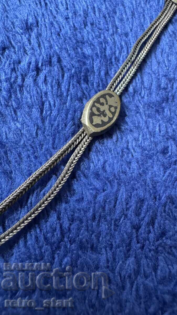 Доставка на Старо колие с ниело