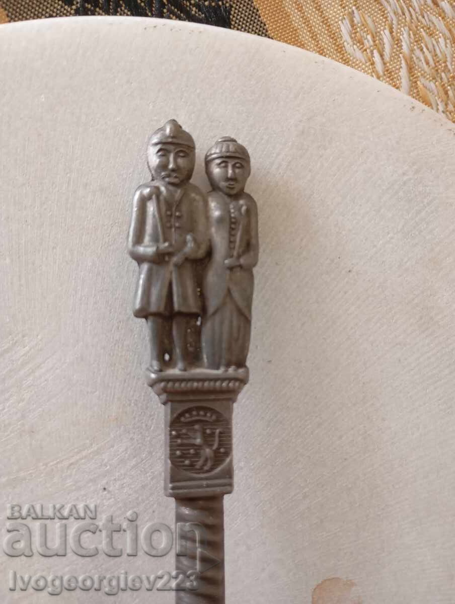 Linguriță veche pentru decorațiuni cu preț 11.00 BGN | € 5.62