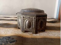 Cutie veche de bijuterii