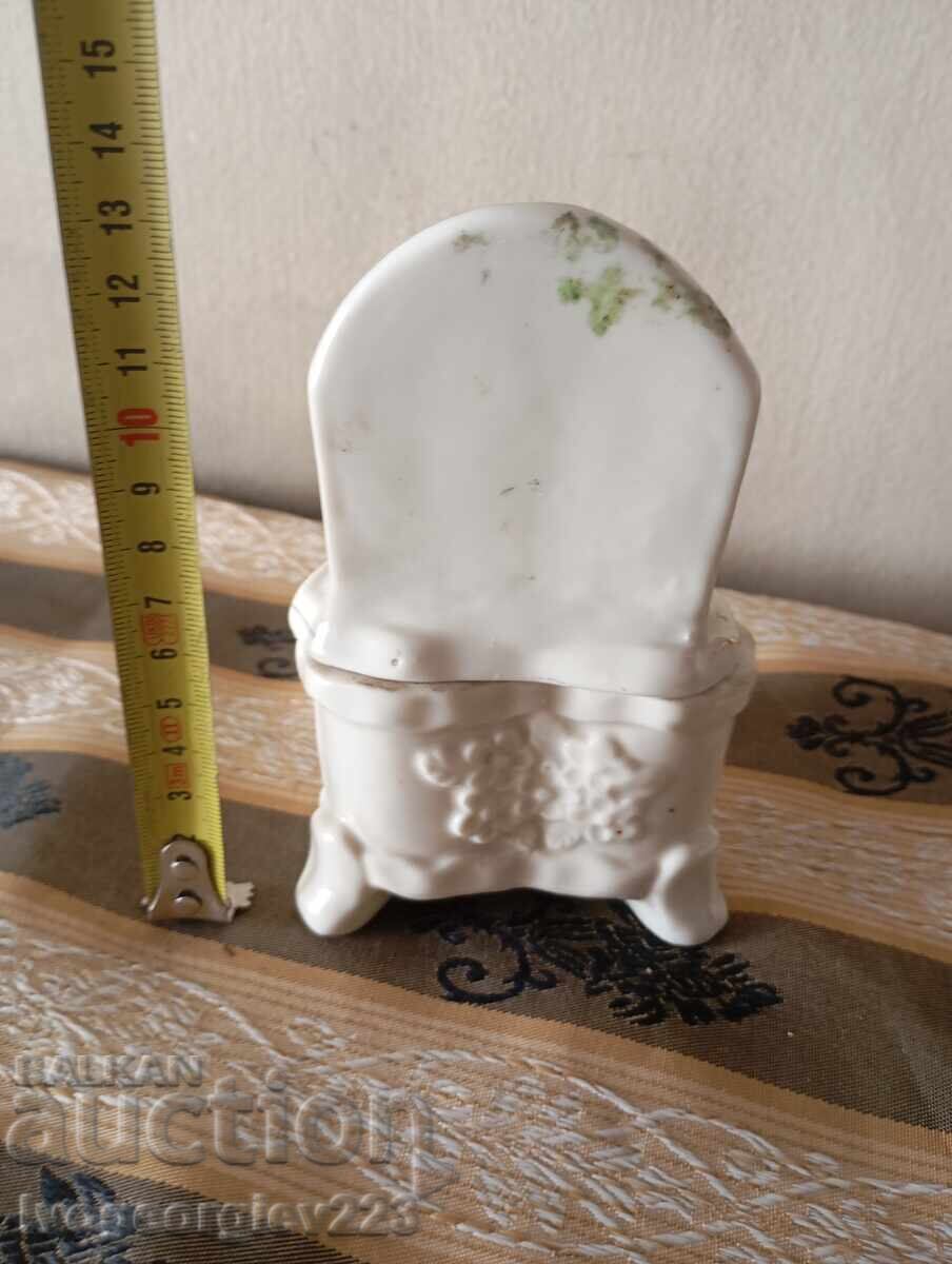 Livrarea Cutie veche de bijuterii cu oglindă