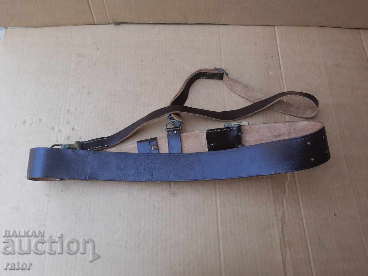 Livrarea Centură de ofițer de paradă militară veche cu spadă, uniformă