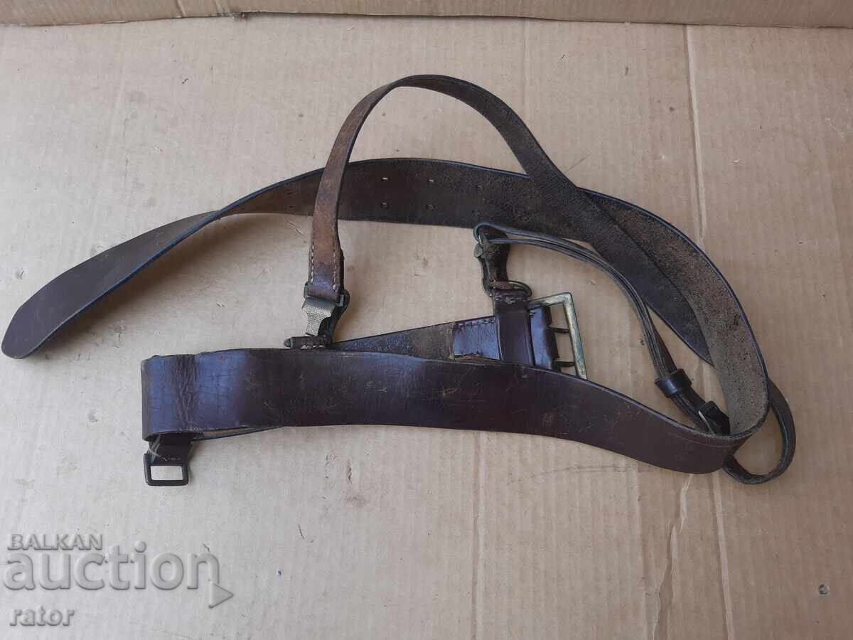 Livrarea Centură de ofițer de paradă militară veche cu spadă, uniformă