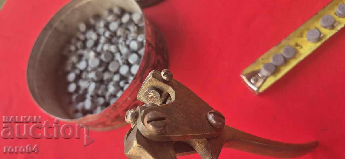 Auction  TICKS - SEALS - EVERYTHING WORKS