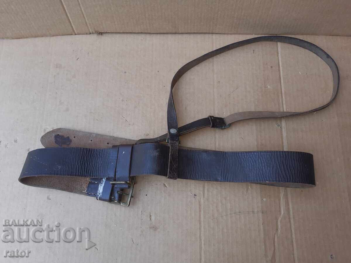 Livrarea Centură de ofițer de paradă militară veche cu spadă, uniformă