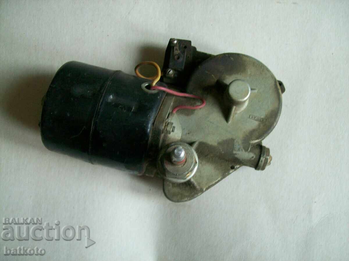 Μεταχειρισμένος κινητήρας υαλοκαθαριστήρων για UAZ με τιμή 10.00 BGN | € 5.11