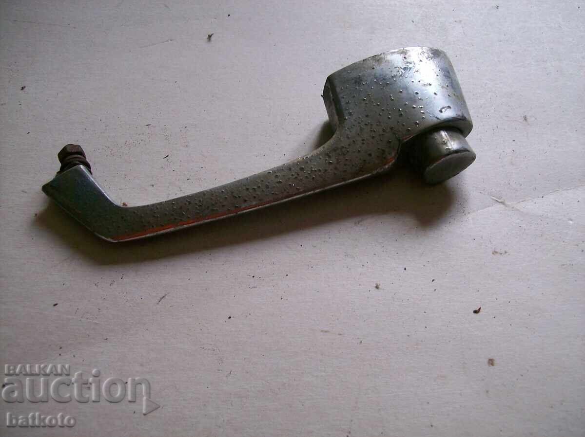 Παλιά πόμολο πόρτας για Moskvich 1360 με τιμή 2.00 BGN | € 1.02