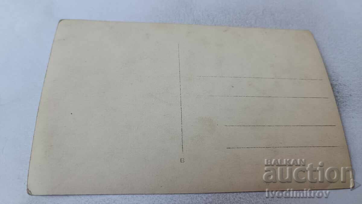 Снимка Ученички със своя ръководител с цена 2.45 лв. | € 1.25 Снимка Ученички със своя ръководител с цена 2.45 лв. | € 1.25