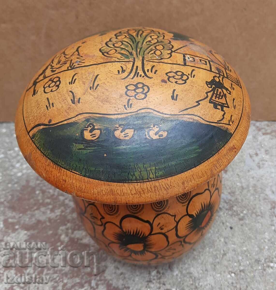 Auction Wooden mushroom box Auction Wooden mushroom box