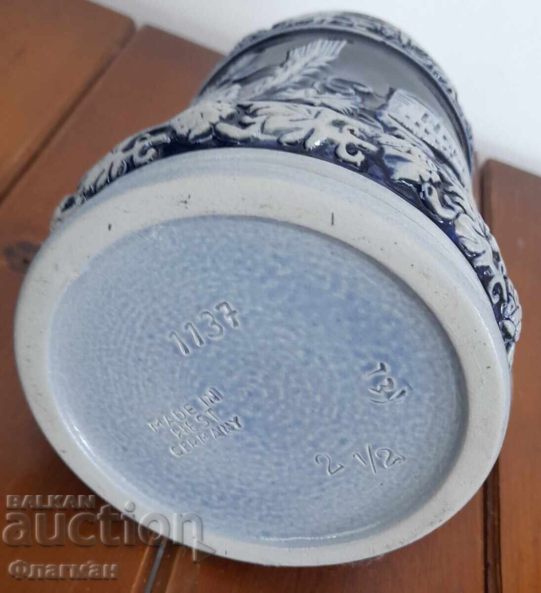 Παράδοση Παλιά μπύρα κούπα