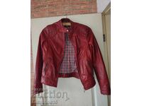 Geaca de piele pentru femei