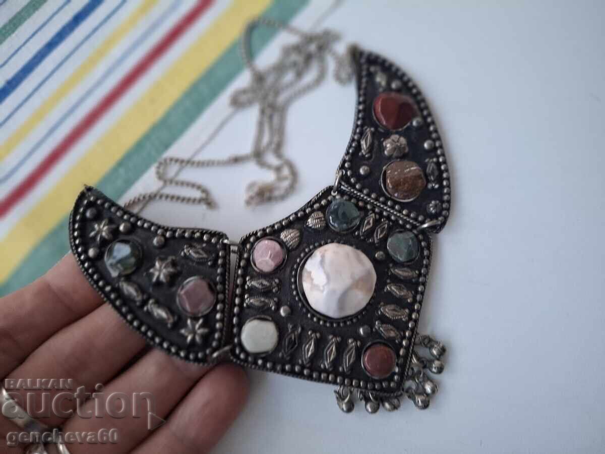 Δημοπρασία ΑΡΤ Κοσμήματα κολιέ για παραδοσιακή φορεσιά, φυσικοί λίθοι