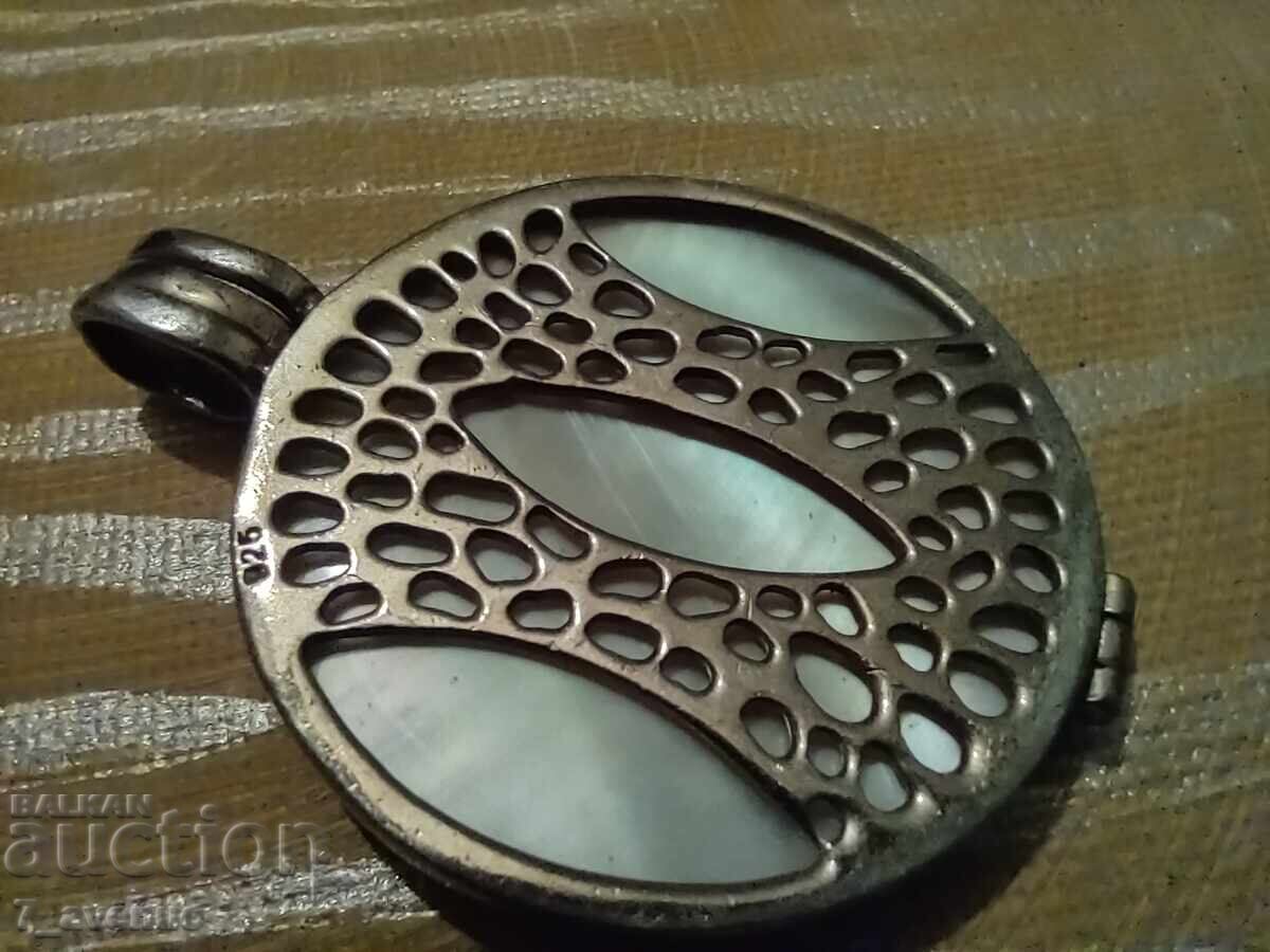 Μετάλλιο ασήμι και φίλντισι, 23.06.25 με τιμή 99.00 BGN | € 50.62