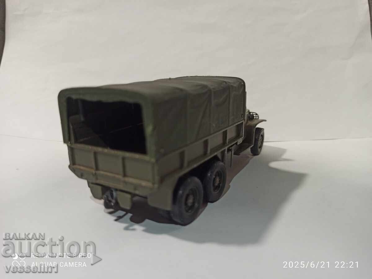 Licitație Vechi camion militar Solido al armatei americane Licitație Vechi camion militar Solido al armatei americane