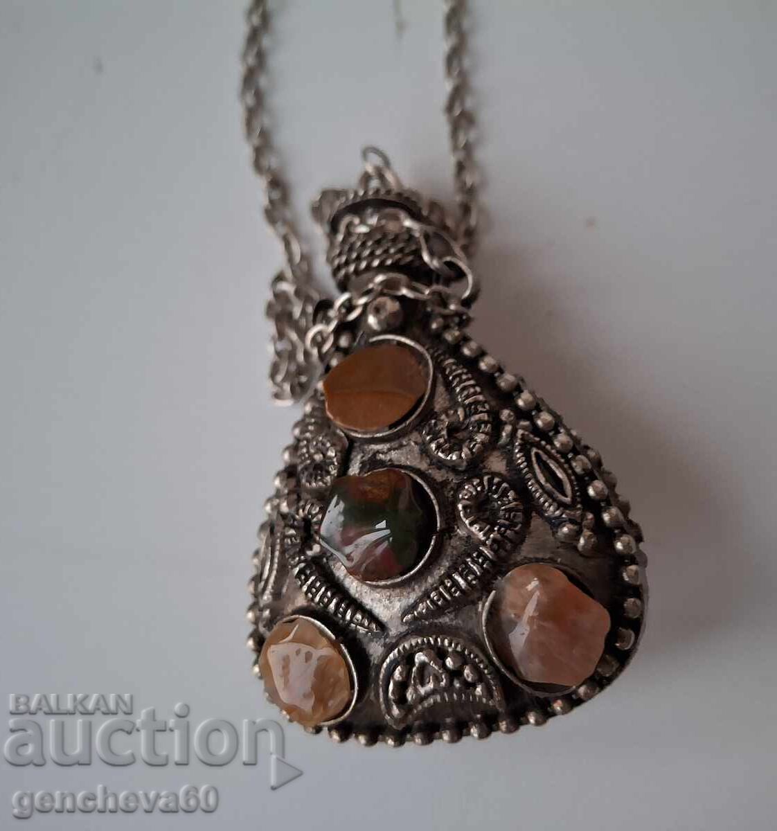 Licitație Sticluță de parfum vintage de colecție, agat, colier