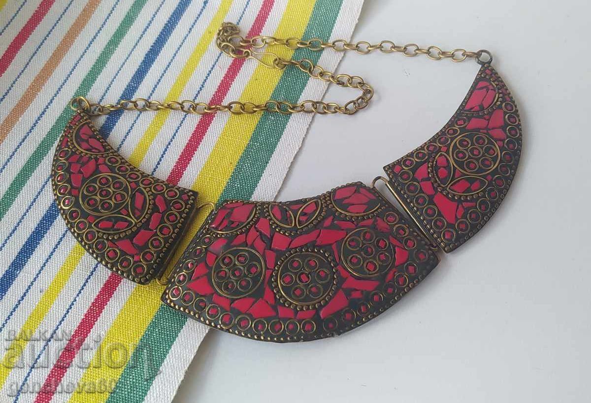 Colier din pietre naturale, jasp mozaic tibetan cu preț 40.00 BGN | € 20.45 Colier din pietre naturale, jasp mozaic tibetan cu preț 40.00 BGN | € 20.45