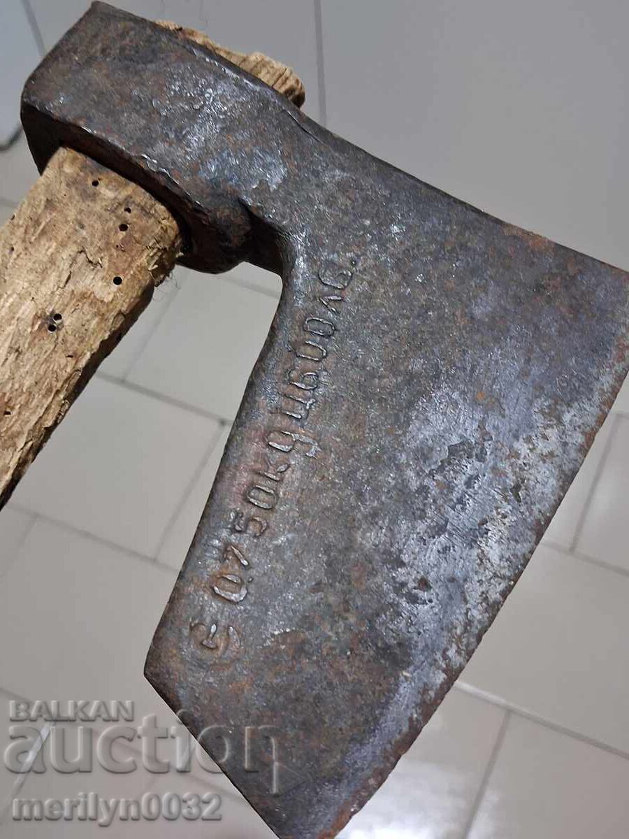 Παλιό τσεκούρι με λαβή ΝΠΔ, τσεκούρι, μαχαίρι