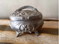 Cutie veche de bijuterii