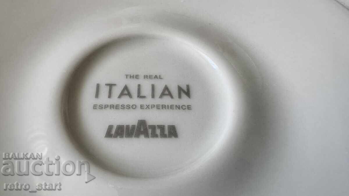 Παράδοση Lavazza Σερβίτσιο για δύο για καφέ και καπουτσίνο Παράδοση Lavazza Σερβίτσιο για δύο για καφέ και καπουτσίνο