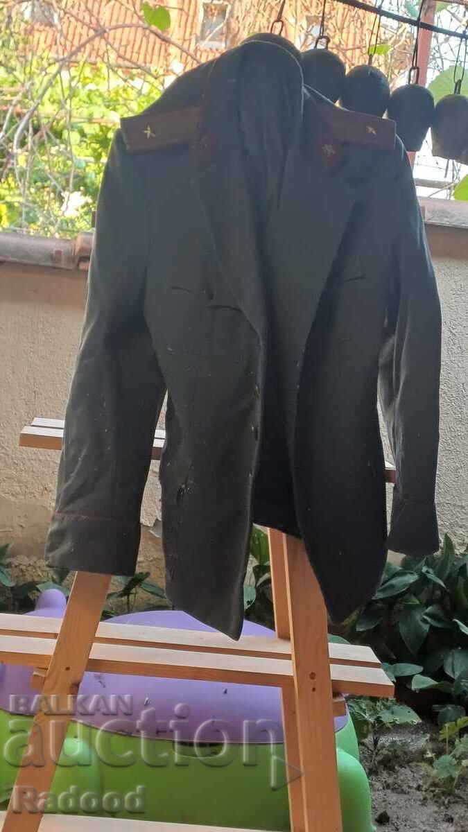 Στολή και δώρο καπέλο με τιμή 35.00 BGN | € 17.90