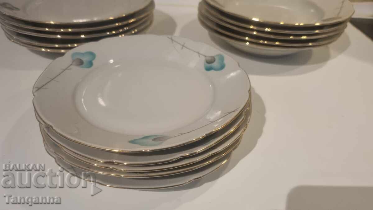 Σετ πιάτων με τιμή 50.00 BGN | € 25.56