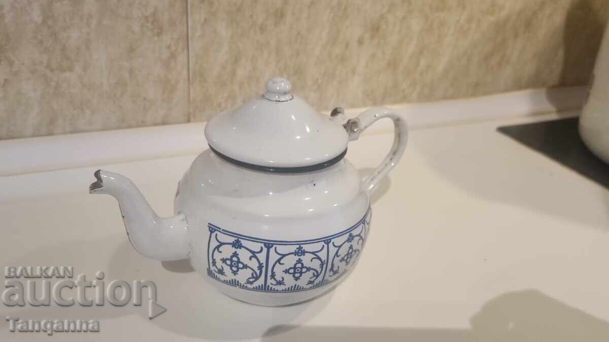 Старо чайниче носталгия с цена 20.00 лв. | € 10.23