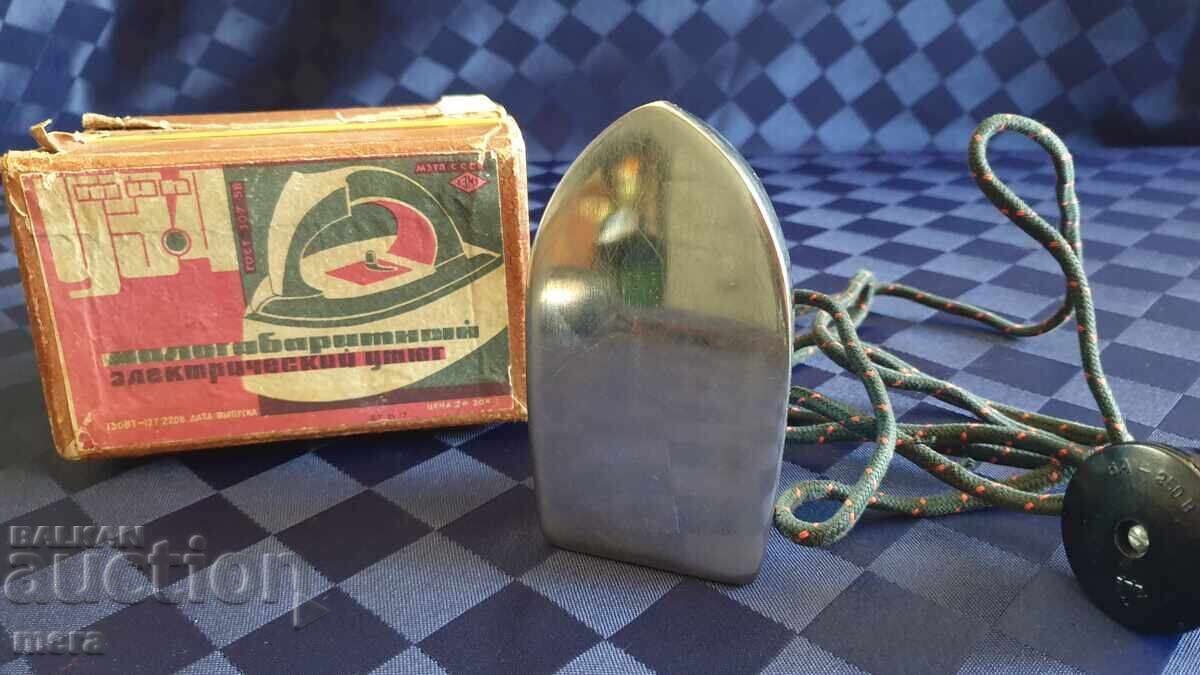 Fier de călcat turistic mic cu preț 60.00 BGN | € 30.68