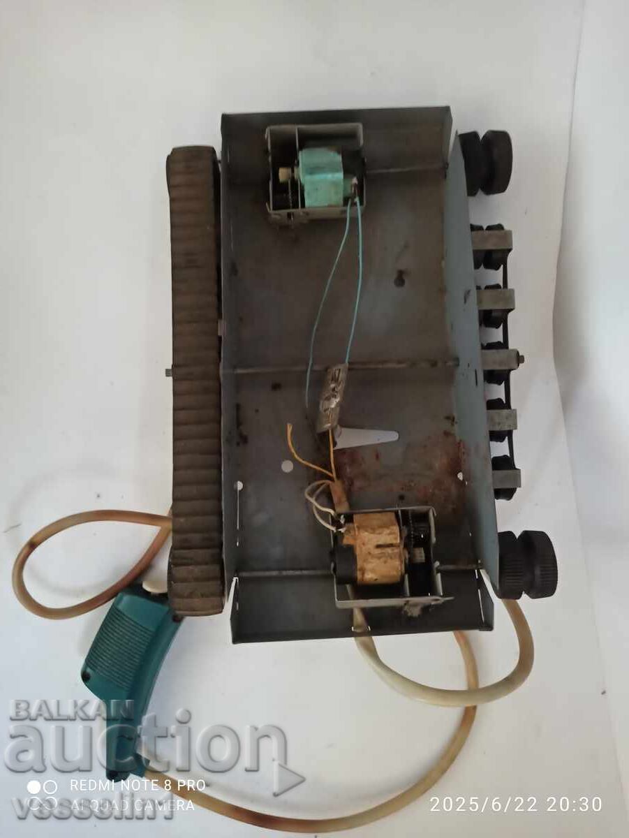 Auction  Tank old toy for parts with remote control BTR lunokhod