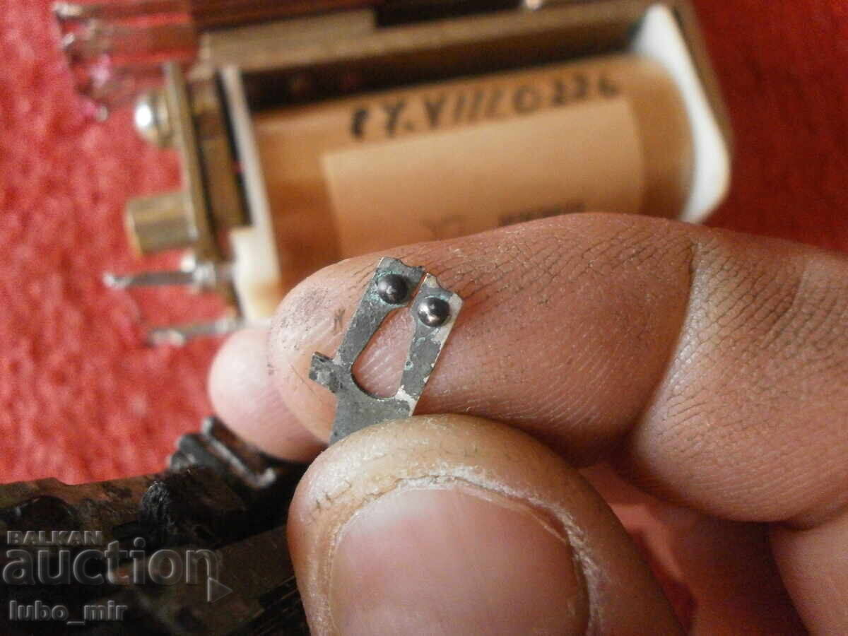 Auction  ELECTRONIC SCRAP - RELAYS - PLATINUM