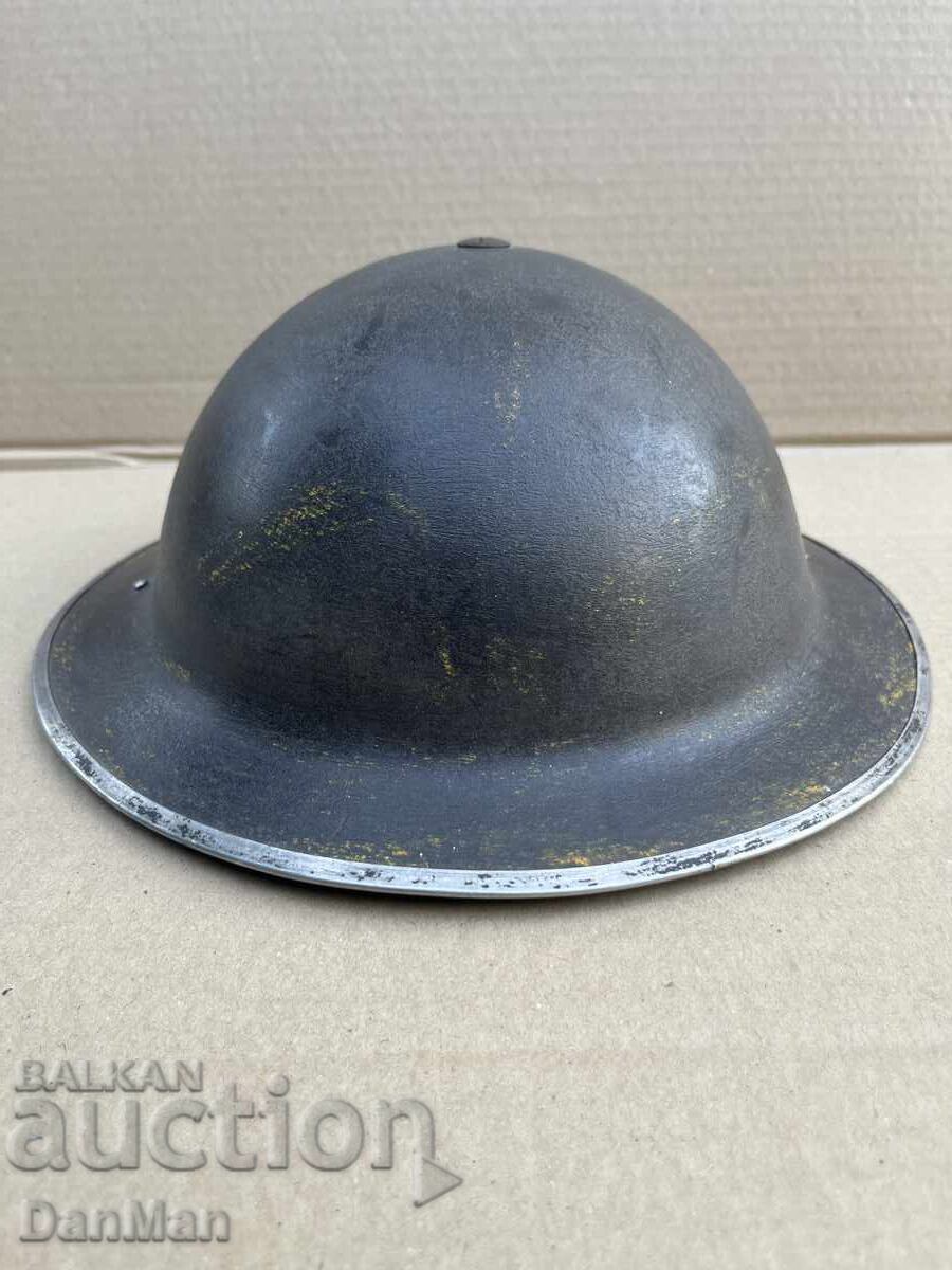 Αυθεντικό βρετανικό κράνος στρατού Β' Παγκοσμίου Πολέμου με τιμή 220.00 BGN | € 112.48