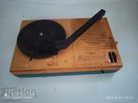 Gramofon vechi rusesc pentru copii, cu baterii, soc