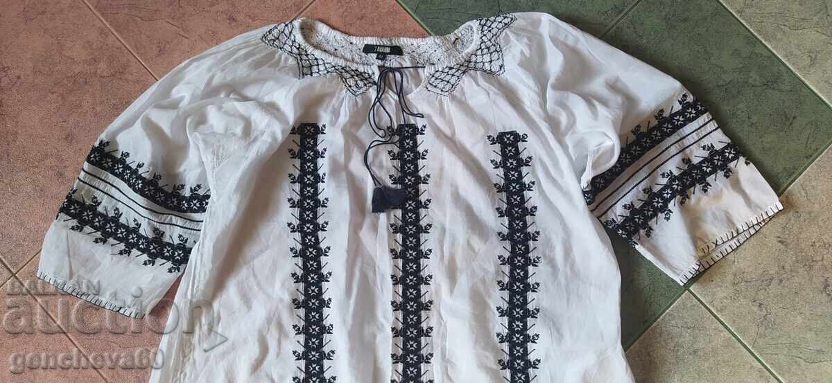 Μπλούζα με κεντημένα μανίκια για φορεσιά - 5