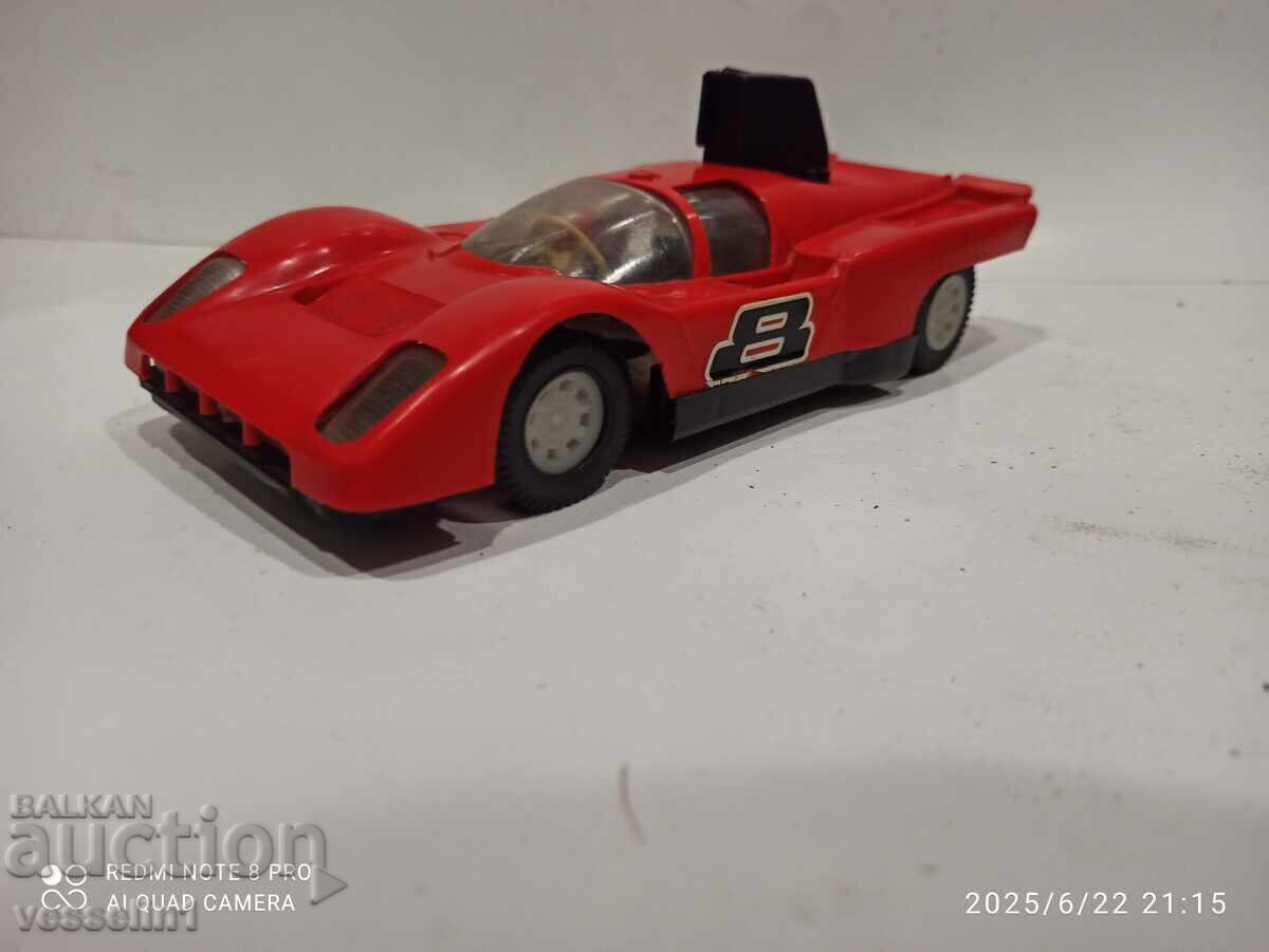 Παλιό βουλγάρικο καροτσάκι από τη Σιλίστρα με μηχανισμό τριβής Παλιό βουλγάρικο καροτσάκι από τη Σιλίστρα με μηχανισμό τριβής