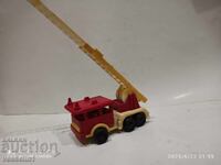 Vechi camion de jucărie bulgăresc din epoca socialistă