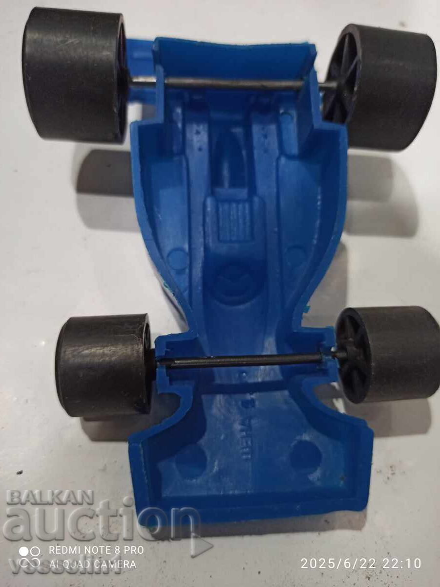 Δημοπρασία Παλιό και σπάνιο βουλγαρικό παιχνίδι πλαστικό φόρμουλα