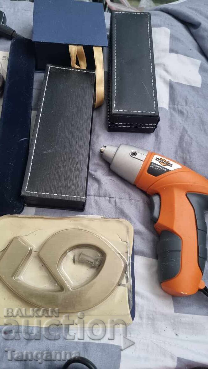 Large lot of items - 5