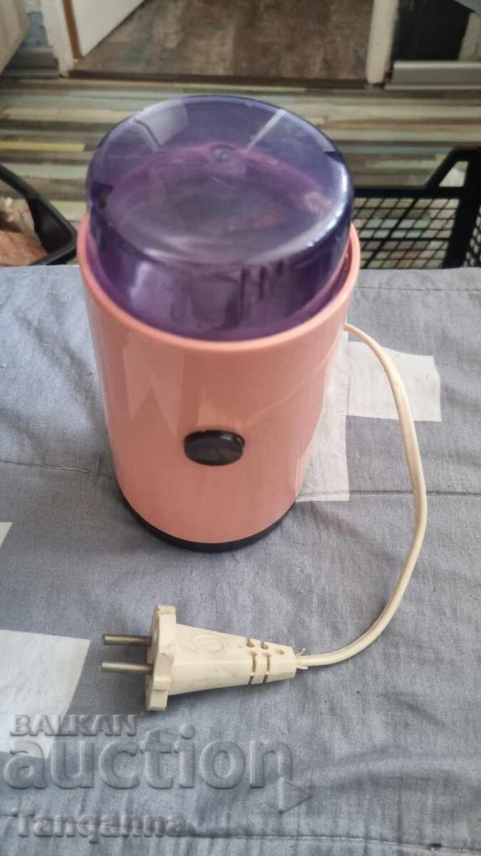 Electric coffee grinder with price 20.00 BGN | € 10.23 Electric coffee grinder with price 20.00 BGN | € 10.23