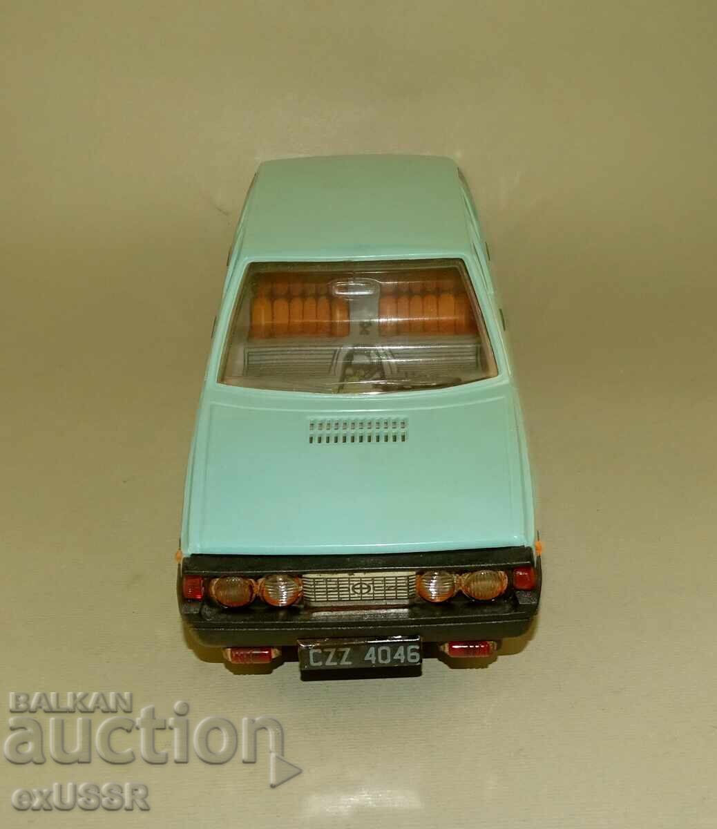 Стара играчка кола количка Полонез FSO Polonez с цена 120.00 лв. | € 61.36 Стара играчка кола количка Полонез FSO Polonez с цена 120.00 лв. | € 61.36