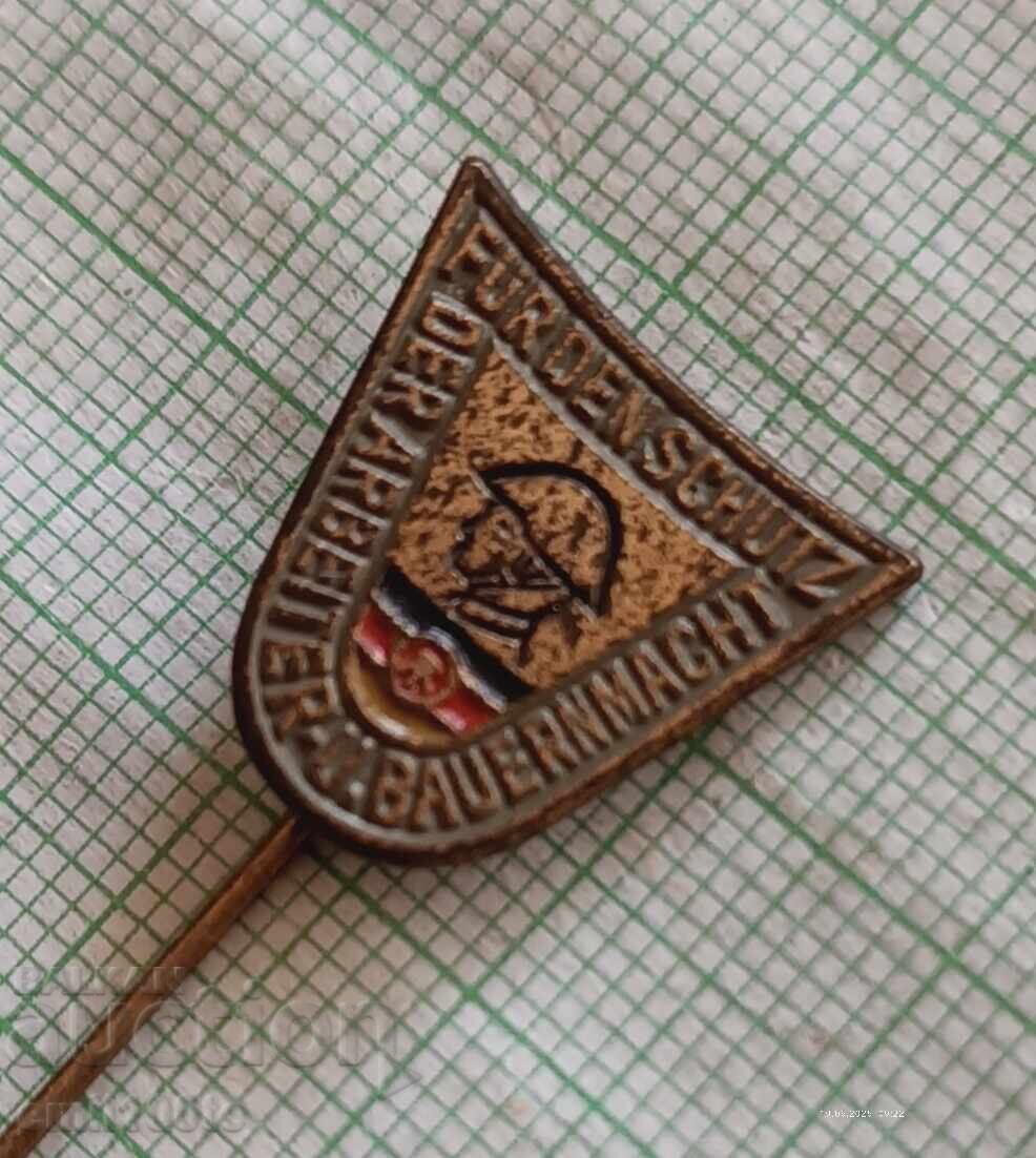 Badge - East German Army with price 2.00 BGN | € 1.02