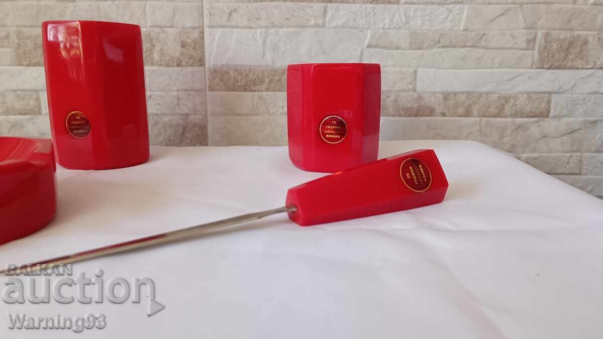 Licitație Set de catalină (vază, suport de creion, scrumieră, cuțit de scrisori)