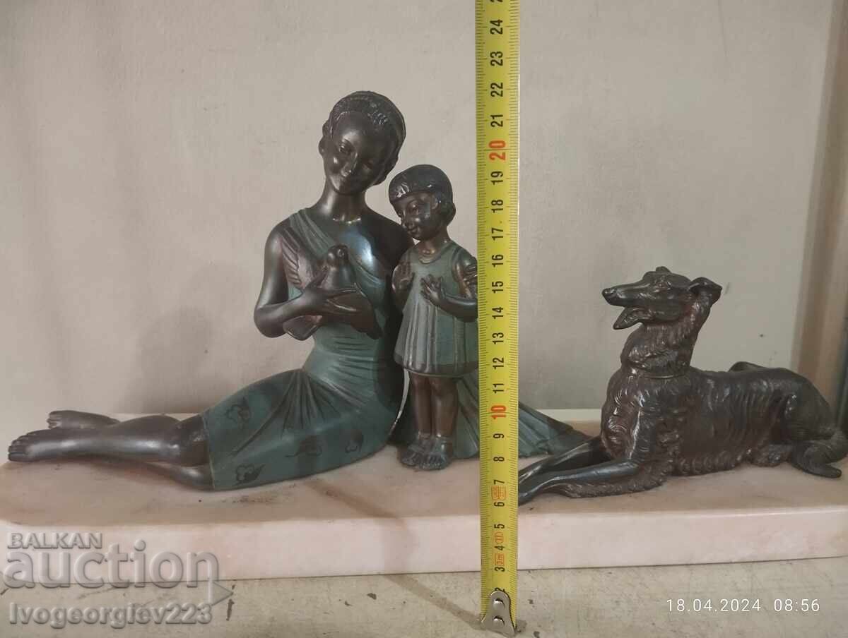 статуетка арт деко с цена 490.00 лв. | € 250.53 статуетка арт деко с цена 490.00 лв. | € 250.53