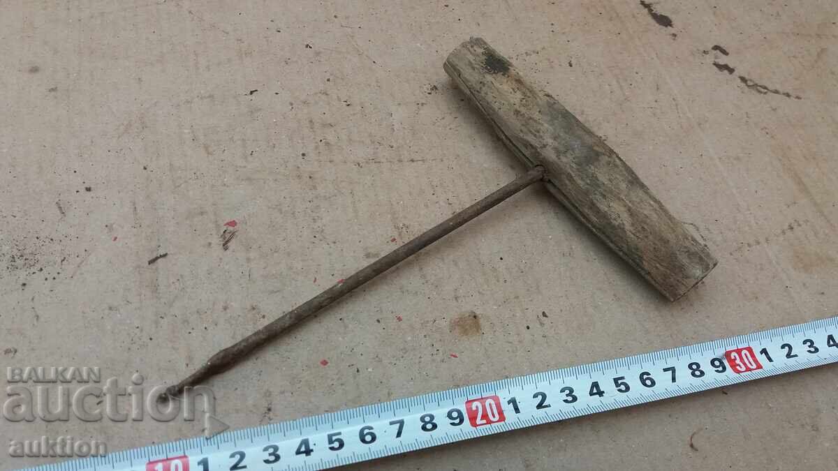 ΣΤΑΡ ΣΒΡΕΔΕΛ, ΕΡΓΑΛΕΙΟ - 6