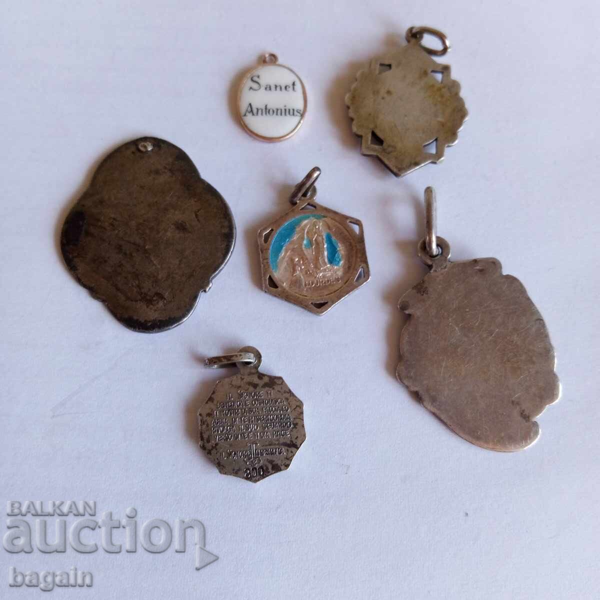 Gold, silver with enamel. Lot - 7 Gold, silver with enamel. Lot - 7