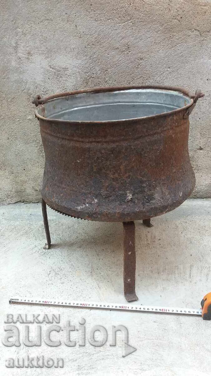 МАСИВЕН КАЗАН, БАКЪР, ХАРАНИЯ С ПИРОСТИЯ КОМПЛЕКТ МАСИВЕН КАЗАН, БАКЪР, ХАРАНИЯ С ПИРОСТИЯ КОМПЛЕКТ