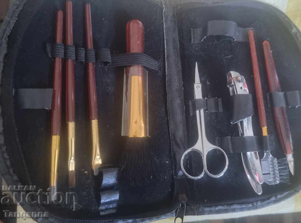 Auction Ignorance with different things Auction Ignorance with different things